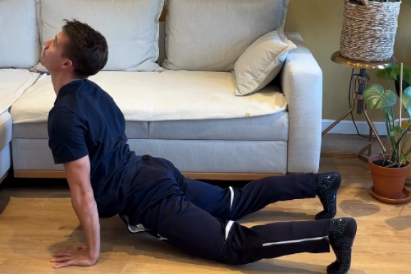 exercice 2 réalisé par le coach pour la mobilité du dos 2