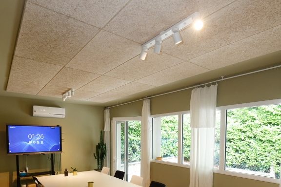 Espace de coworking - Plafond non démontable Knauf Delta et Dalles laines de bois Organic